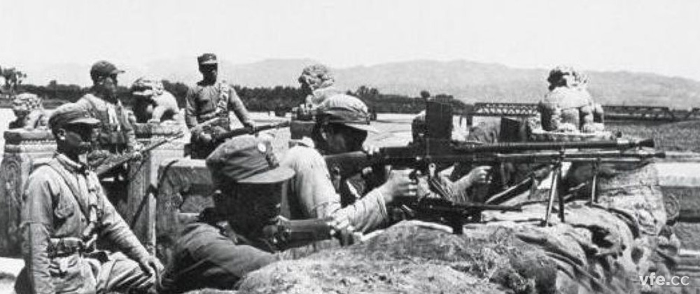 七七事變后，全國(guó)軍民奮起抗戰(zhàn)